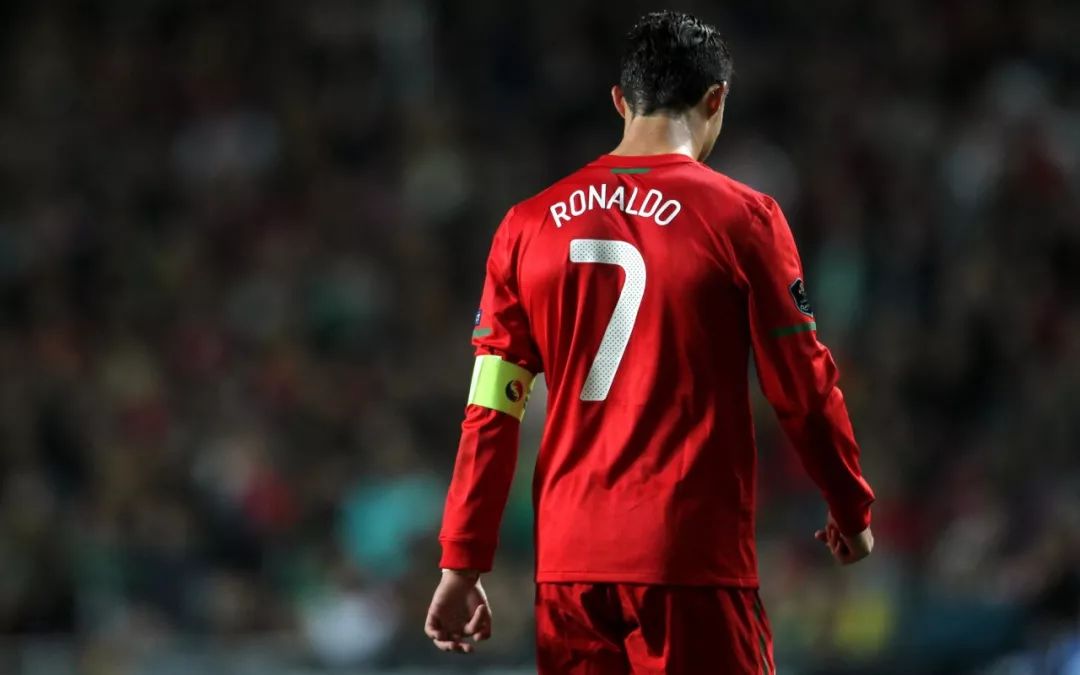  巴黎圣日耳曼报价意甲铁卫遭拒绝  