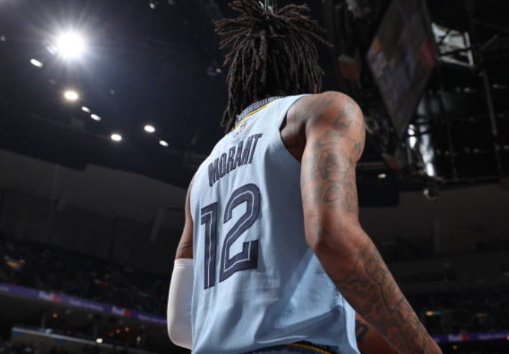  莫兰特关键抢断灰熊逆转战胜西部第一森林狼